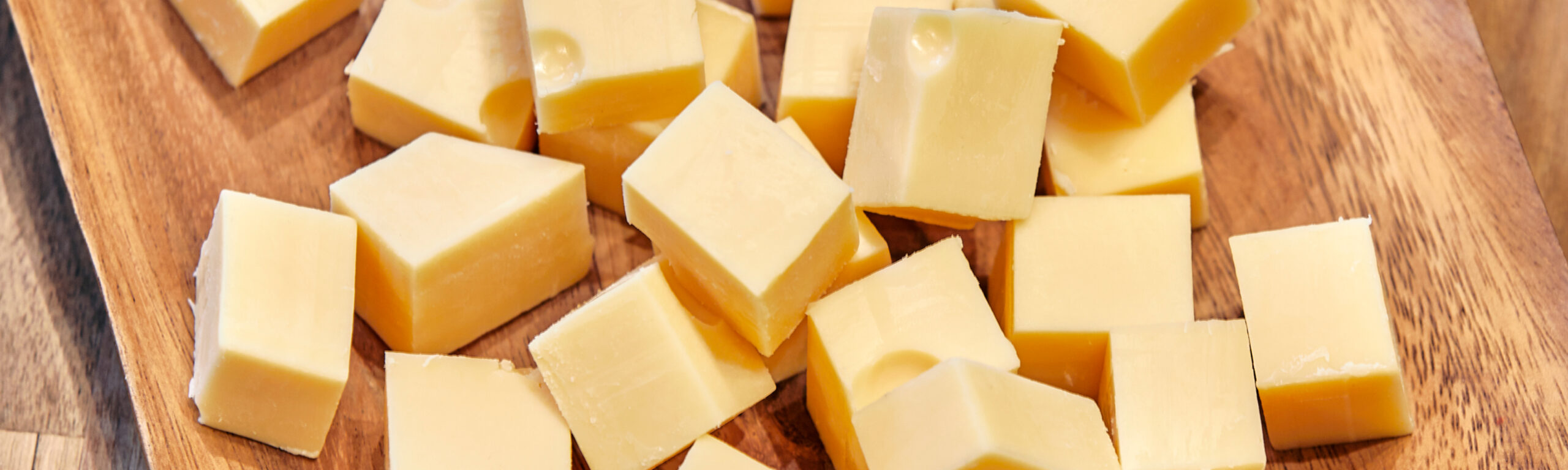 Waarom is kaas geel?